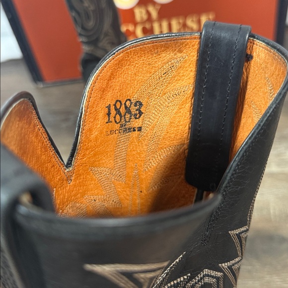 Lucchese Black Western Cowboy Boots with Embroidered Design Size 8 - Picture 9 of 10